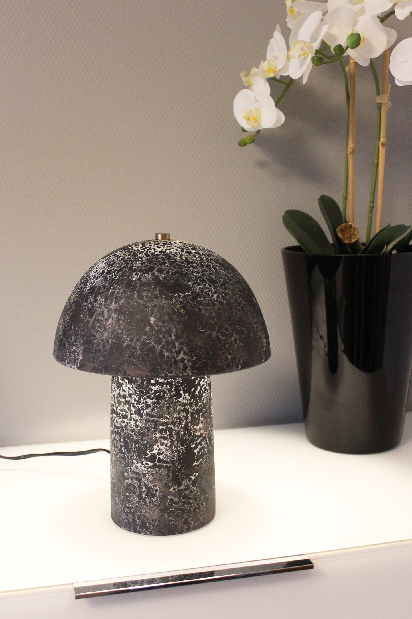 Tischlampe Pilz 23x30 cm Keramik in Steinoptik Nachttischlampe Tischleuchte