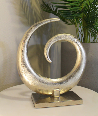 Dekofigur aus Aluminium Abstrakte Skulptur 43 x 38 cm