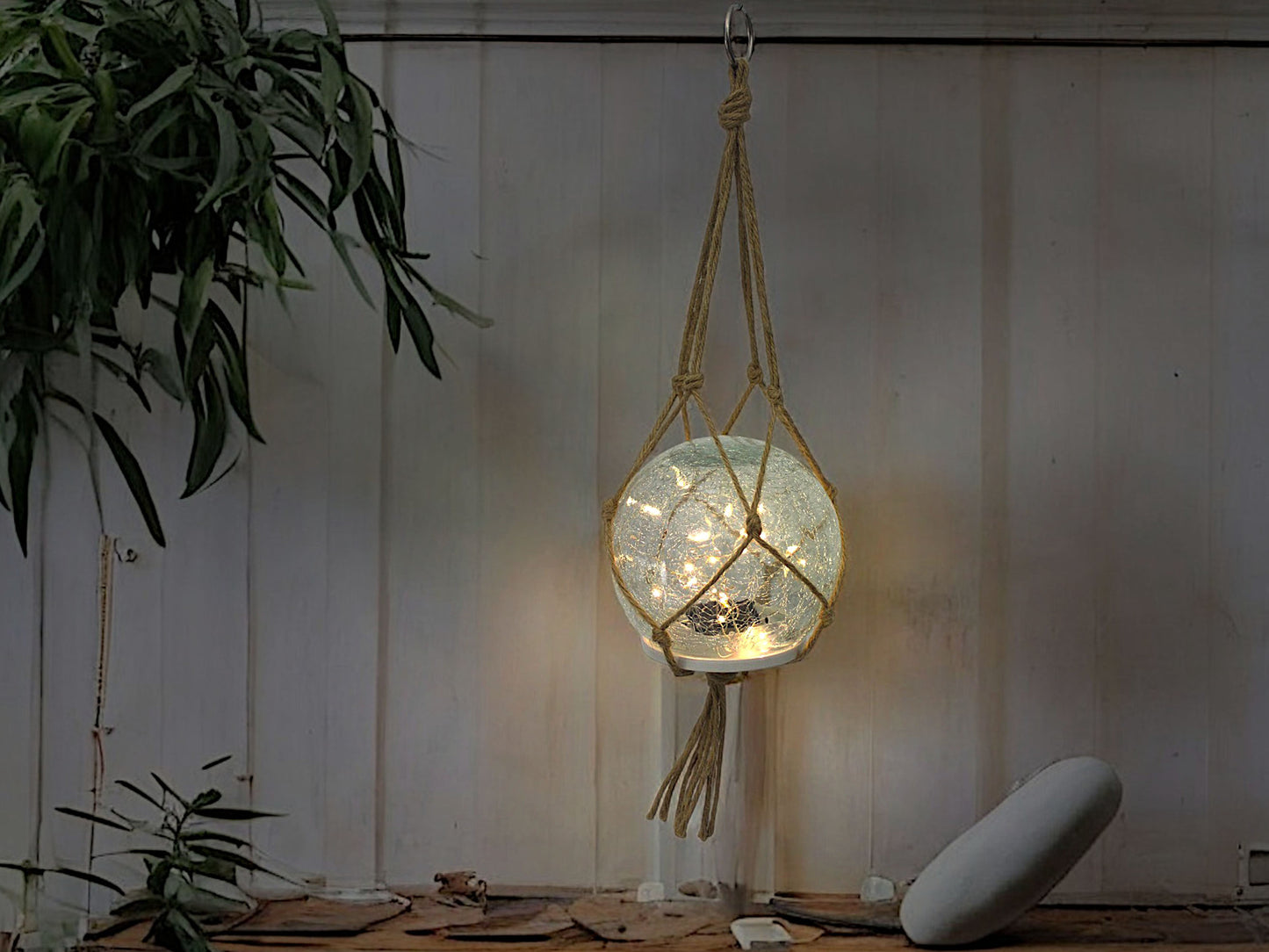 Solar Hängelampe & Tischlampe Leuchtkugel 2er Set Solarlampe 15 cm Boho-Stil mit hochwertigem Glas mit Jute Netz Gartendeko warmweiß