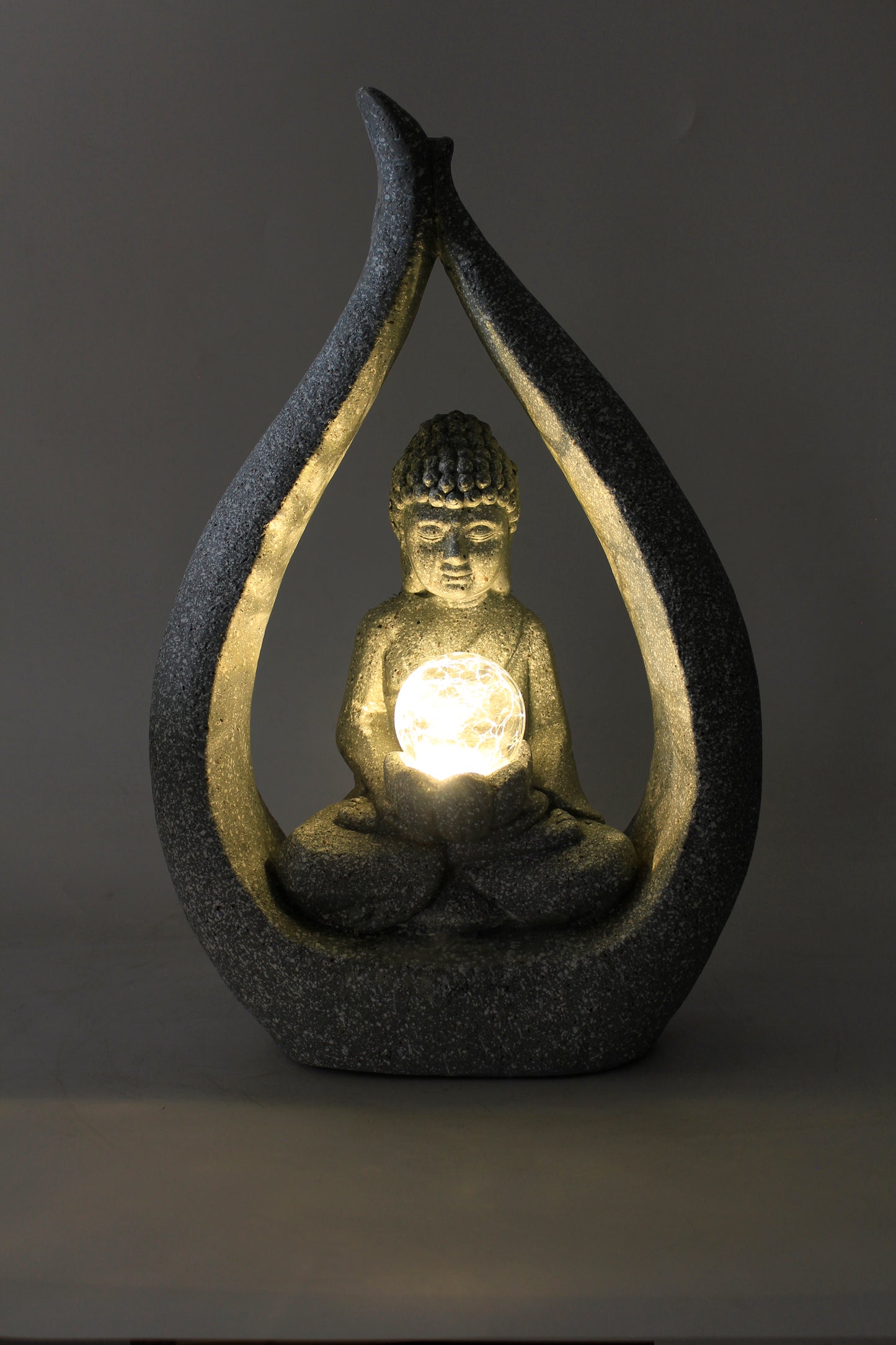 Solarleuchte Buddha Skulptur Granit-Optik mit Glaskugel moderne Solarlampe 30x15x46 cm
