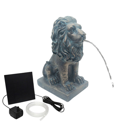 Löwe Solar Brunnen Wasserspeier solarbetrieben – Teichfigur mit Solarpumpe & Wasserspiel – Gartendeko aus Polyresin in Bronze-Optik 21×13x10 cm Solarteichfigur für Gartenteich & Wasserlauf